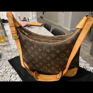 Vintage. Louis Vuitton Monogram Boulogne Zip Hobo Shoulder Bag.